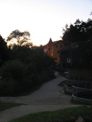 Steinbruchsee Hotel in der Abendd